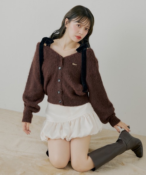 Chico（チコ）の「【ブローチ取外し可】ベロアリボンルーズニットカーディガン（カーディガン/ボレロ・レディース・ベージュ/チャコールグレー/グレー/アイボリー/ブラウン/ホワイト系その他/ピンク・FREE）」の5枚目の写真