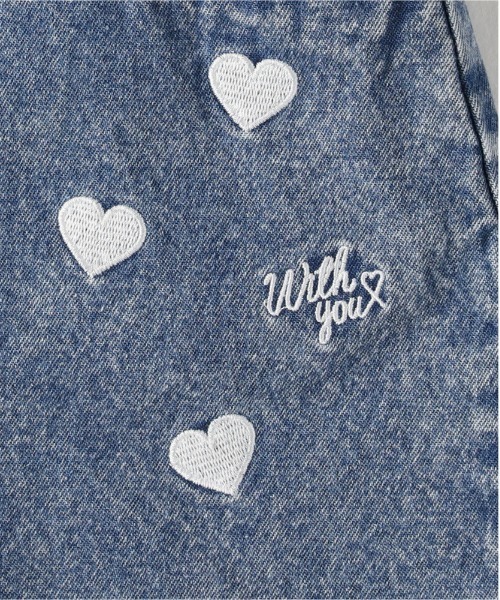 Right-on（ライトオン）の「【VIVIAN BLUE】ハート刺繍デニムショートパンツ（その他パンツ・キッズ・ネイビー/ブルー・130/140/150/160）」の7枚目の写真
