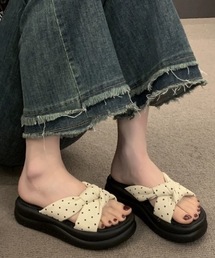 ドット柄厚底サンダル