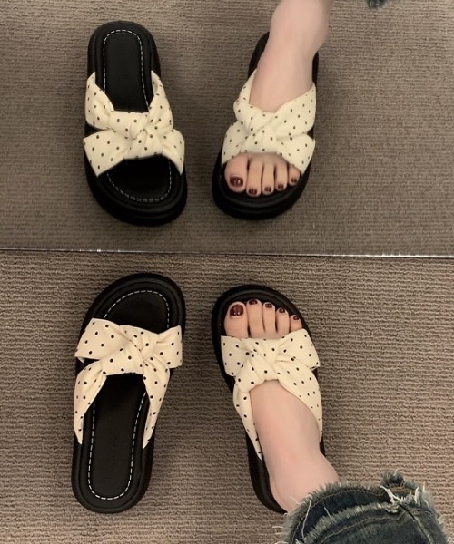 FUNdaysion(ファンデイション)の「ドット柄厚底サンダル(サンダル・レディース・アイボリー/ブラック・23cm/23.5cm/24cm)」の17枚目の写真
