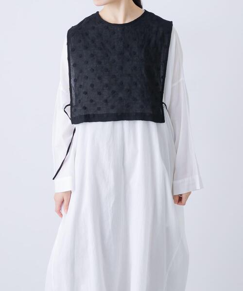 かぐれ（カグレ）の「ドット刺繍ウールガーゼビブ（ベスト・レディース・ブラック/アイボリー・FREE）」の14枚目の写真