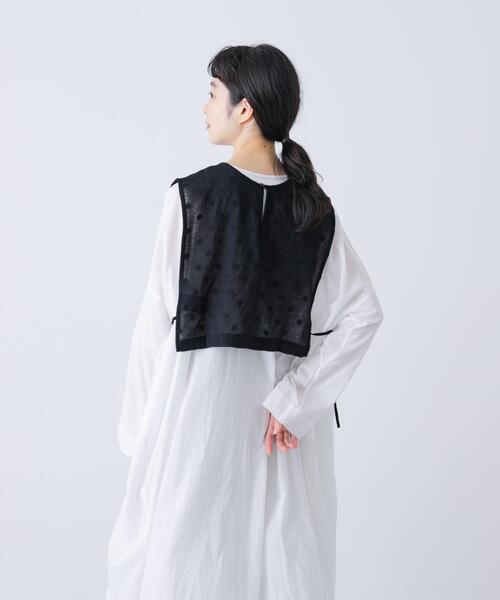 かぐれ（カグレ）の「ドット刺繍ウールガーゼビブ（ベスト・レディース・ブラック/アイボリー・FREE）」の16枚目の写真
