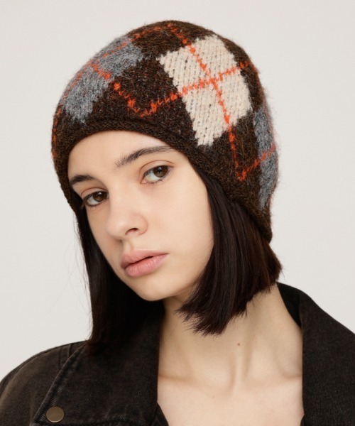 SLY（スライ）の「ARGYLE JQ KNIT BEANIE アーガイル ジャガード ニット ビーニー 秋服 冬服（ニットキャップ/ビーニー・レディース・ブラック系その他2/ブラウン系その他2/グレー系その他2・FREE）」の21枚目の写真