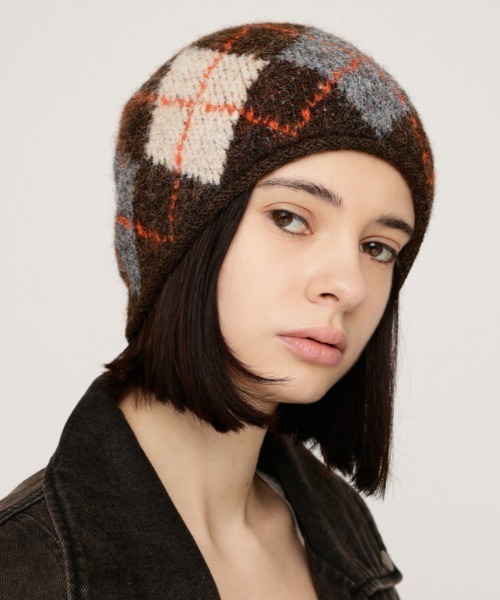 SLY（スライ）の「ARGYLE JQ KNIT BEANIE アーガイル ジャガード ニット ビーニー 秋服 冬服（ニットキャップ/ビーニー・レディース・ブラック系その他2/ブラウン系その他2/グレー系その他2・FREE）」の20枚目の写真