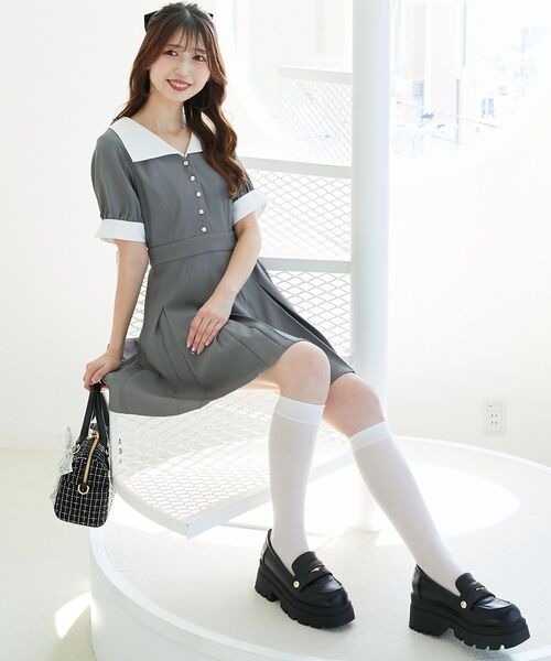 MAJESTIC LEGON(マジェスティックレゴン)の「衿配色ミニワンピース(ワンピース・レディース・ブラック/グレー・MEDIUM)」の10枚目の写真