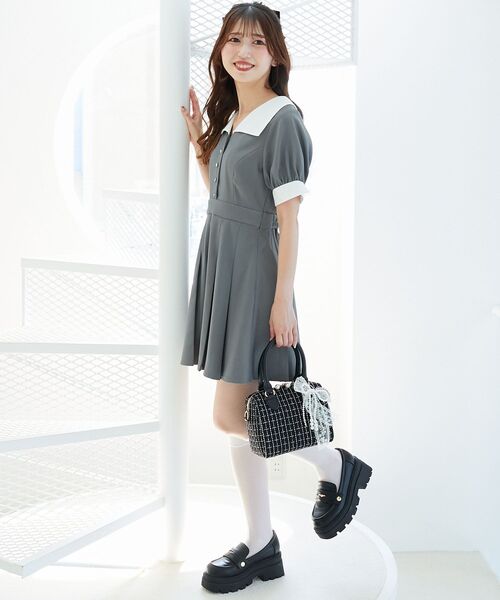 MAJESTIC LEGON(マジェスティックレゴン)の「衿配色ミニワンピース(ワンピース・レディース・ブラック/グレー・MEDIUM)」の12枚目の写真
