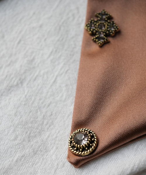 Port（ポート）の「【 Port / ポート 】 ビジュー付き サテンリボン スカーフ風 シュシュ #（ヘアゴム・レディース・ブラウン/ブラック・FREE）」の9枚目の写真