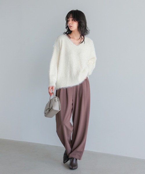 itto...(イット)の「バックリボンふわふわシャギーニット(ニット/セーター・レディース・グレイッシュベージュ/ブラック/アイボリー・FREE)」の6枚目の写真