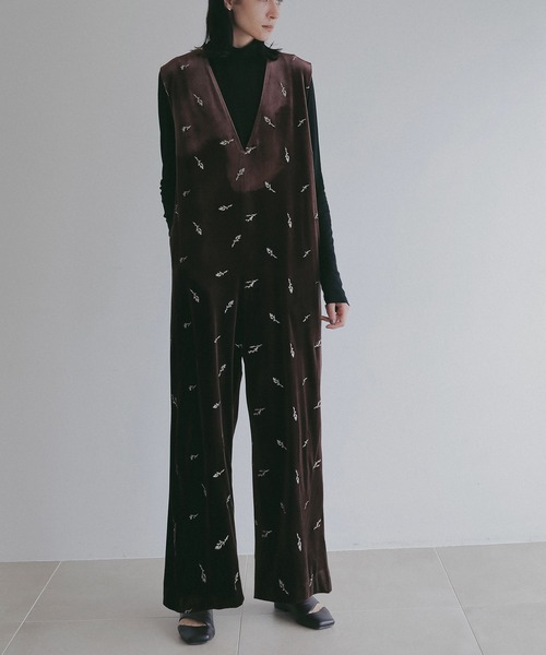 MANOF(マノフ)の「VELOR EMBROIDERY ALL IN ONE(つなぎ/オールインワン・レディース・ブルー/ブラウン・S/M)」の19枚目の写真