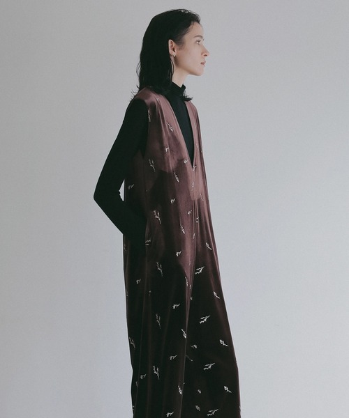 MANOF(マノフ)の「VELOR EMBROIDERY ALL IN ONE(つなぎ/オールインワン・レディース・ブルー/ブラウン・S/M)」の16枚目の写真