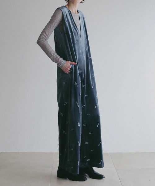【新品】MANOF⭐︎VELOUR EMBROIDERY ALL IN ONE MANOF（マノフ）の「VELOR EMBROIDERY ALL IN ONE（つなぎ