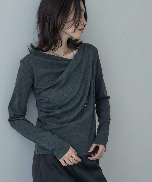 GALLEST（ギャレスト）の「ドレープネックカットソー（Tシャツ/カットソー・レディース・チャコールグレー/ホワイト/ライトブルー・38）」の13枚目の写真