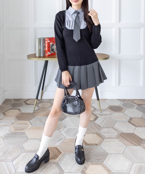 clear（クリア）の「ニットドッキングシャツミニワンピース［韓国ファッション ガーリー］（ワンピース・レディース・ネイビー/ブラック・F）」の20枚目の写真