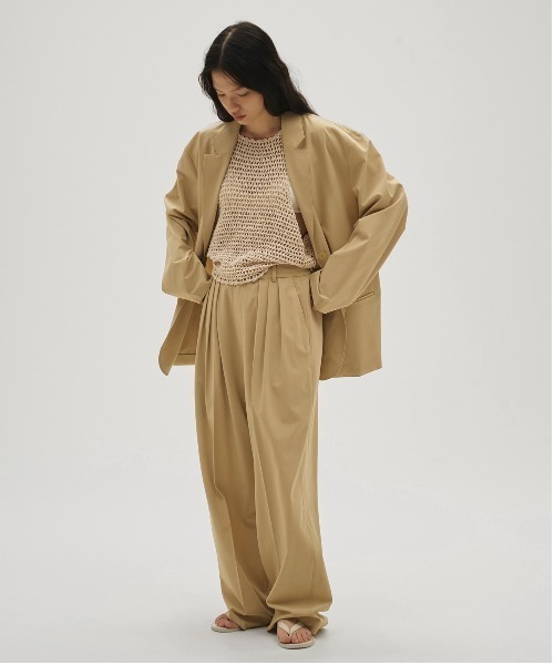 TODAYFUL（トゥデイフル）の「Dry Touch Tuck Trousers（その他パンツ・レディース・サンドベージュ/ブラック・36inch/38inch）」の6枚目の写真
