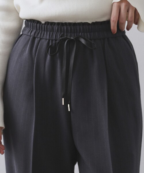 OPAQUE.CLIP（オペークドットクリップ）の「ピンストライプイージーワイドパンツ【吸湿発熱/ストレッチ/洗濯機OK】（その他パンツ・レディース・ネイビー系2/チャコール・36/38/40/42）」の15枚目の写真