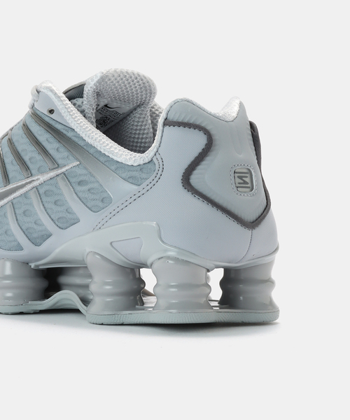 NIKE（ナイキ）の「【NIKE/ ナイキ】 ショックス TL AV3595（スニーカー・レディース・チャコールグレー・25.5cm/27.5cm/26.5cm）」の2枚目の写真