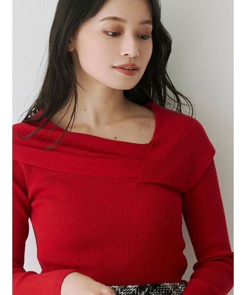 MERCURYDUO（マーキュリーデュオ）の「アシメドレープコンパクトニット（ニット/セーター・レディース・ネイビー/ライトグレー/レッド/オフホワイト・FREE）」の9枚目の写真