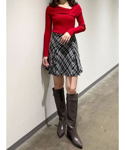 MERCURYDUO（マーキュリーデュオ）の「アシメドレープコンパクトニット（ニット/セーター・レディース・ネイビー/ライトグレー/レッド/オフホワイト・FREE）」の18枚目の写真