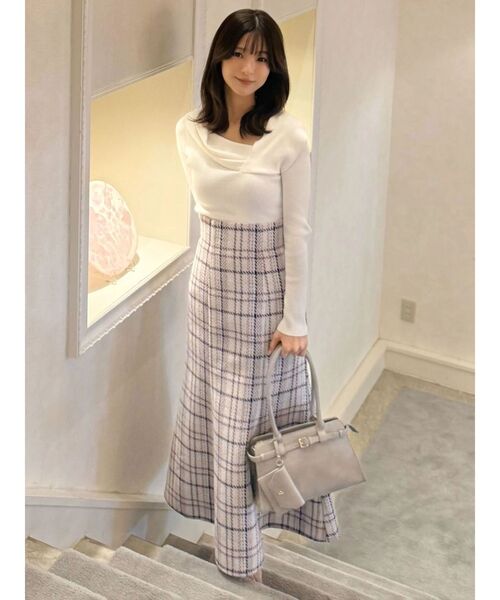 MERCURYDUO（マーキュリーデュオ）の「アシメドレープコンパクトニット（ニット/セーター・レディース・ネイビー/ライトグレー/レッド/オフホワイト・FREE）」の22枚目の写真