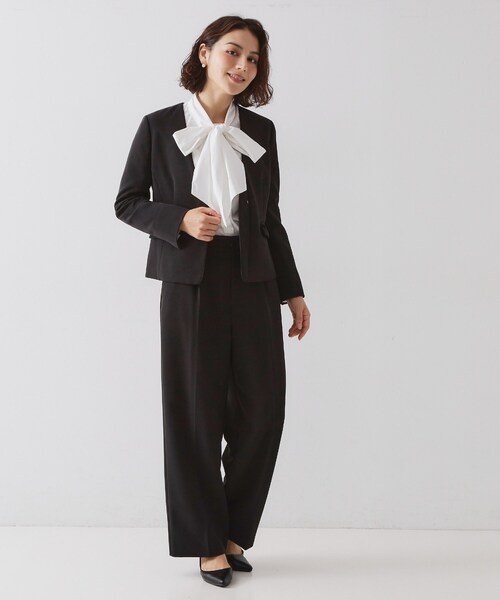 OPAQUE.CLIP（オペークドットクリップ）の「≪通勤・セレモニー/セットアップ対応≫ パイピングVネックジャケット【洗濯機OK】（ノーカラージャケット・レディース・ライトベージュ/ブラック/ネイビー・36/34/42/40/38）」の7枚目の写真