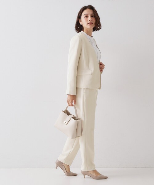 OPAQUE.CLIP（オペークドットクリップ）の「≪通勤・セレモニー/セットアップ対応≫ パイピングVネックジャケット【洗濯機OK】（ノーカラージャケット・レディース・ライトベージュ/ブラック/ネイビー・36/34/42/40/38）」の11枚目の写真