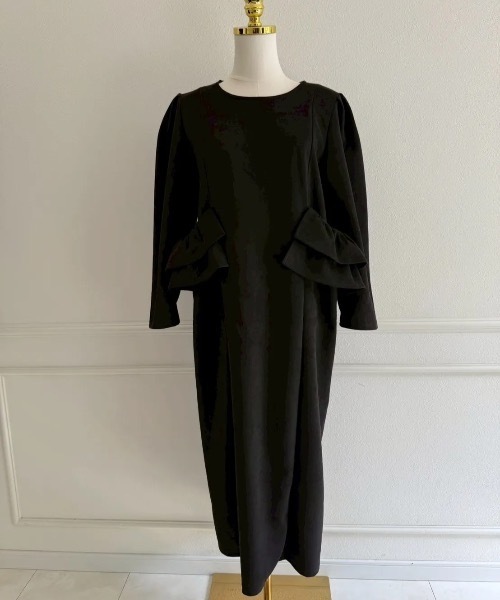 M y u（ミュー）の「BIG FRILL Pocket One-piece ロング丈（ワンピース・レディース・ブラック/グレー・FREE）」の12枚目の写真