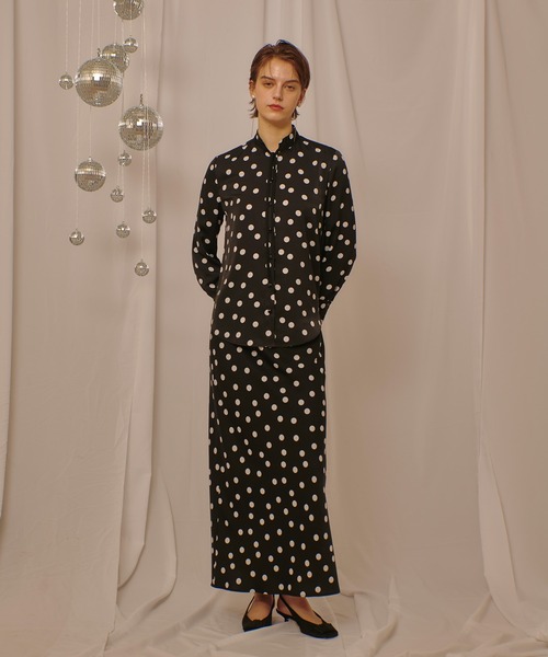 allureville（アルアバイル）の「コインドットナロースカート（スカート・レディース・ブラック系その他/ブラウン系その他・1/2）」の2枚目の写真