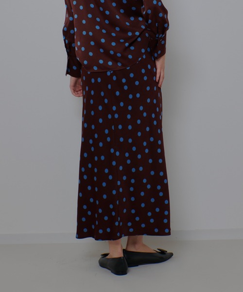 allureville（アルアバイル）の「コインドットナロースカート（スカート・レディース・ブラック系その他/ブラウン系その他・1/2）」の18枚目の写真