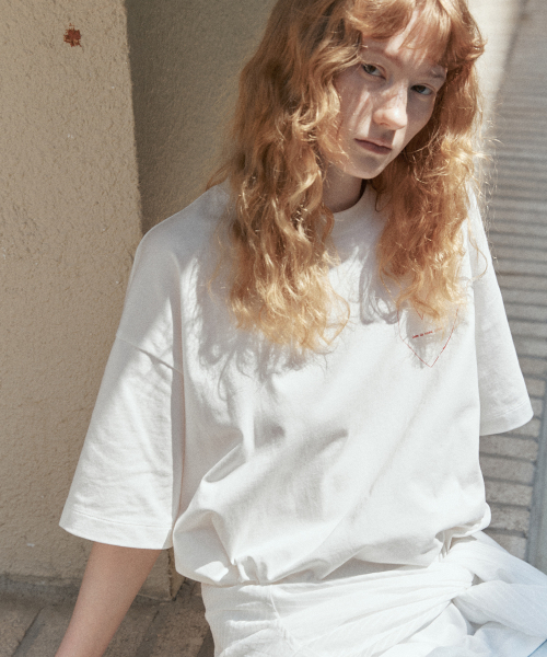 ARTID(アルティーダ)の「ハートグラフィックオーバーサイズ半袖Tシャツ_WHITE(Tシャツ/カットソー・レディース・ホワイト・FREE)」の3枚目の写真