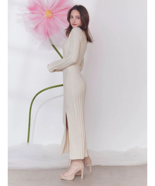 EATME(イートミー)の「デコルテニットワンピース(ワンピース・レディース・ベージュ/オフホワイト/ブラック・FREE)」の10枚目の写真