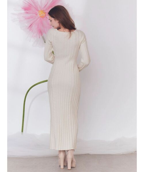 EATME(イートミー)の「デコルテニットワンピース(ワンピース・レディース・ベージュ/オフホワイト/ブラック・FREE)」の11枚目の写真