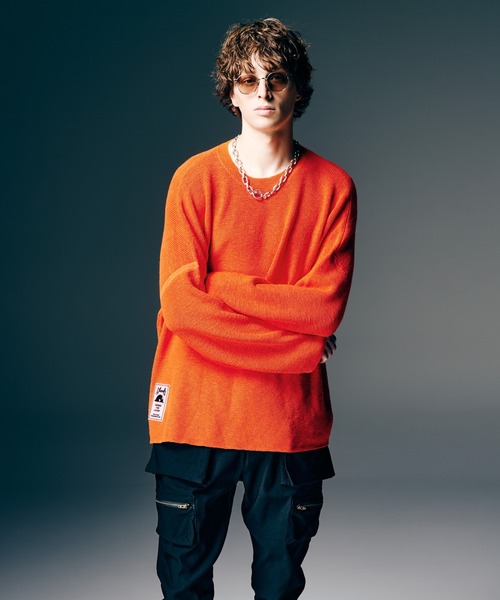 glamb（グラム）の「Rubber Tag Knit / ラバータグニット（ニット/セーター・メンズ・オレンジ/グリーン/ブラック/ブルー・M/L）」の11枚目の写真