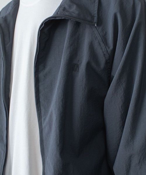 VEIN (ヴェイン)の「ピグメントダイド ナイロンウェザー トラックジャケット/ PIGMENT DYED NY WEATHER TRACK JKT(ブルゾン・メンズ・ダークネイビー/ライトグレー・3/2/1)」の12枚目の写真