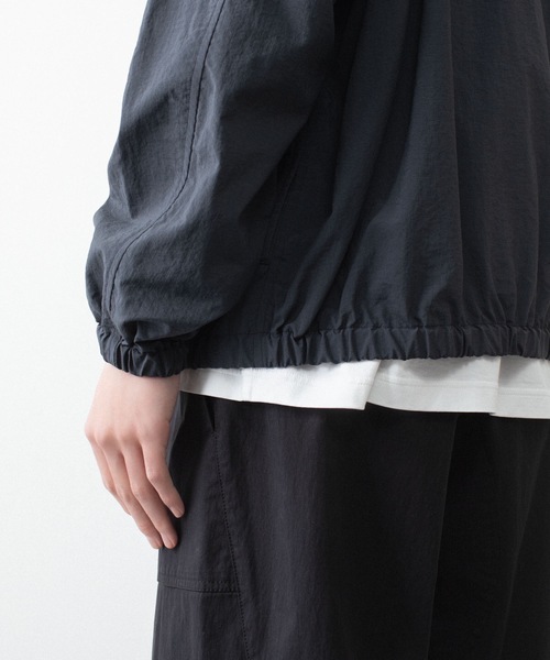 VEIN (ヴェイン)の「ピグメントダイド ナイロンウェザー トラックジャケット/ PIGMENT DYED NY WEATHER TRACK JKT(ブルゾン・メンズ・ダークネイビー/ライトグレー・3/2/1)」の14枚目の写真