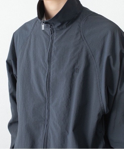 VEIN (ヴェイン)の「ピグメントダイド ナイロンウェザー トラックジャケット/ PIGMENT DYED NY WEATHER TRACK JKT(ブルゾン・メンズ・ダークネイビー/ライトグレー・3/2/1)」の17枚目の写真