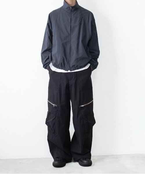 VEIN (ヴェイン)の「ピグメントダイド ナイロンウェザー トラックジャケット/ PIGMENT DYED NY WEATHER TRACK JKT(ブルゾン・メンズ・ダークネイビー/ライトグレー・3/2/1)」の18枚目の写真