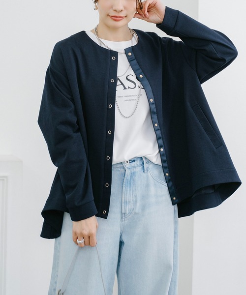 Emma Taylor（エマテイラー）の「ライトダンボールフレアヘムノーカラージャケット（ノーカラージャケット・レディース・ブラック/ライトベージュ/ネイビー・FREE）」の3枚目の写真