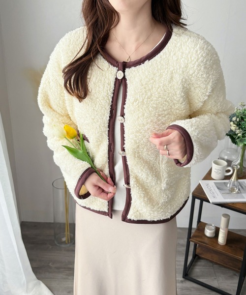 Amulet(アミュレット)の「あたたかさと上品さをひとまとめに♪ ノーカラーボアジャケット(ノーカラージャケット・レディース・ホワイト/ブラウン・XL/S/M/L)」の9枚目の写真
