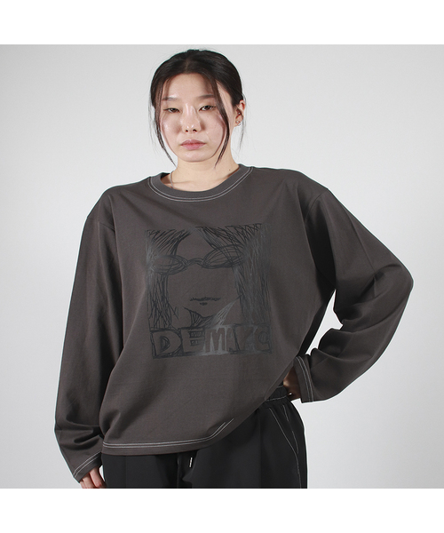 DEMARC(ドゥマーク)の「MARC ILLUST STITCH BOXY LONG SLEEVE - Charcoal(Tシャツ/カットソー・レディース・その他・MEDIUM/LARGE)」の1枚目の写真