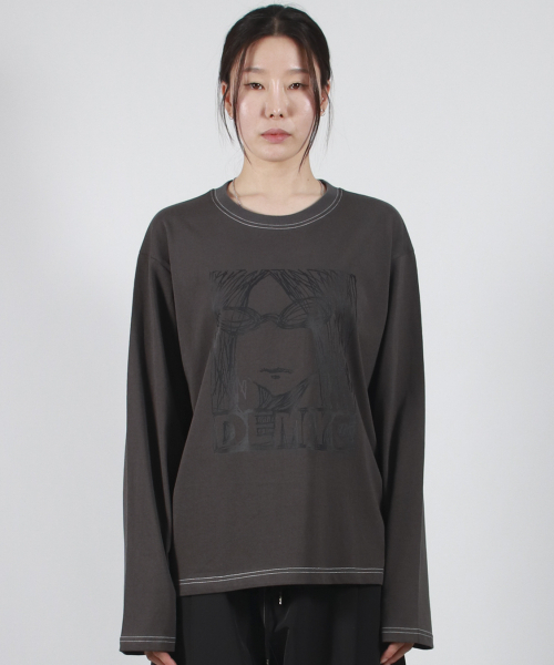 DEMARC(ドゥマーク)の「MARC ILLUST STITCH BOXY LONG SLEEVE - Charcoal(Tシャツ/カットソー・レディース・その他・MEDIUM/LARGE)」の2枚目の写真