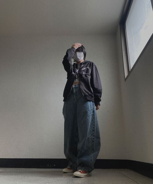 DECET(デケト)の「Balloon Wide Jeans DCPT055STNGRBlue(デニムパンツ・レディース・その他・26/28/30/32/34/24)」の4枚目の写真