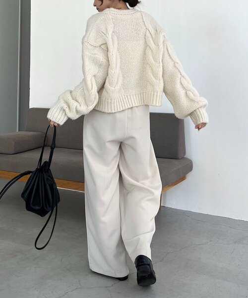 CAPRICIEUX LE'MAGE（カプリシューレマージュ）の「BIGケーブルカーディガン（カーディガン/ボレロ・レディース・ピンク/ベージュ/オフホワイト/グレー・FREE）」の9枚目の写真