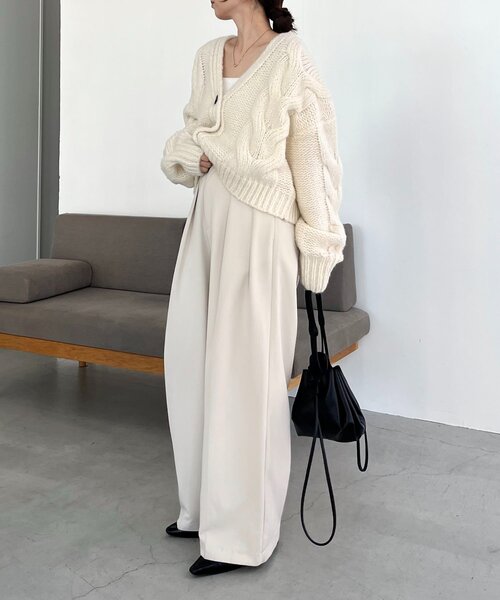 CAPRICIEUX LE'MAGE（カプリシューレマージュ）の「BIGケーブルカーディガン（カーディガン/ボレロ・レディース・ピンク/ベージュ/オフホワイト/グレー・FREE）」の10枚目の写真