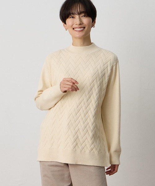 DECOY SINCE 1981(デコイシンスイチキュウハチイチ)の「ヘリンボーンニットプルオーバー【洗える】(ニット/セーター・レディース・アイボリー/ネイビー・M/L/LL)」の2枚目の写真