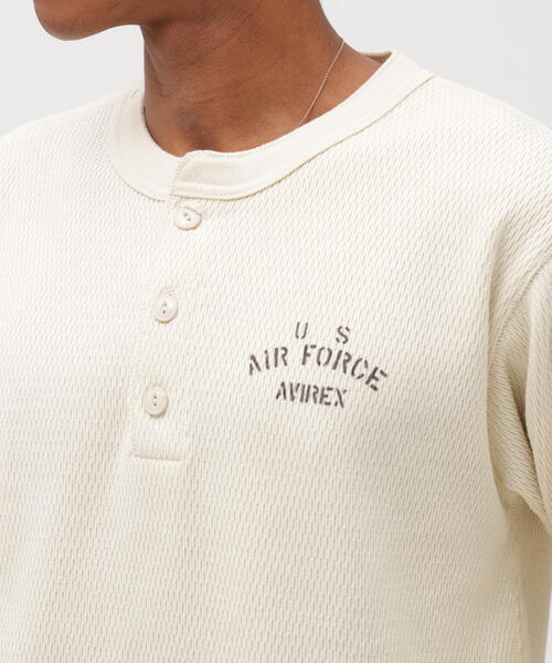 AVIREX(アヴィレックス)の「《直営店限定》HONEYCOMB HENRY NECK L/S T-SHIRT / ハニカム ヘンリーネック 長袖Tシャツ / AVIREX / アヴィレックス(Tシャツ/カットソー・メンズ・ネイビー/チャコールグレー/ナチュラル・L/M/S/XL)」の12枚目の写真