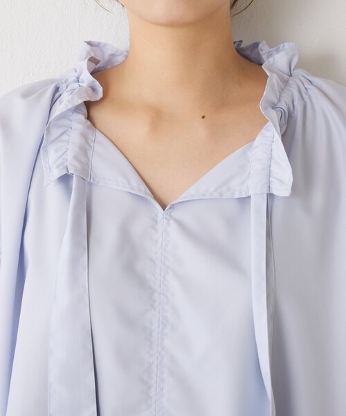 Jena espace merveilleux(ジェナ エスパスメルヴェイユ)の「【セレモニー/上品フリル】袖フリルリボンタイブラウス(シャツ/ブラウス・レディース・オフホワイト/サックスブルー/ネイビー・FREE)」の8枚目の写真