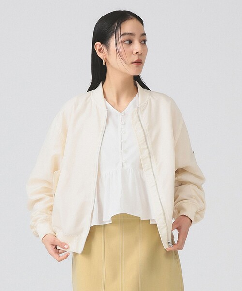 Ray BEAMS(レイビームス)の「ギャザー アーム MA-1(MA-1・レディース・オリーブ/ブラック/オフホワイト・1/0)」の2枚目の写真