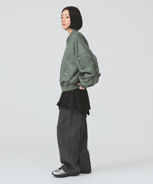 Ray BEAMS(レイビームス)の「ギャザー アーム MA-1(MA-1・レディース・オリーブ/ブラック/オフホワイト・1/0)」の13枚目の写真