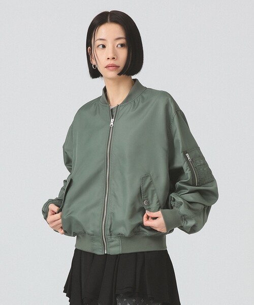 Ray BEAMS(レイビームス)の「ギャザー アーム MA-1(MA-1・レディース・オリーブ/ブラック/オフホワイト・1/0)」の15枚目の写真