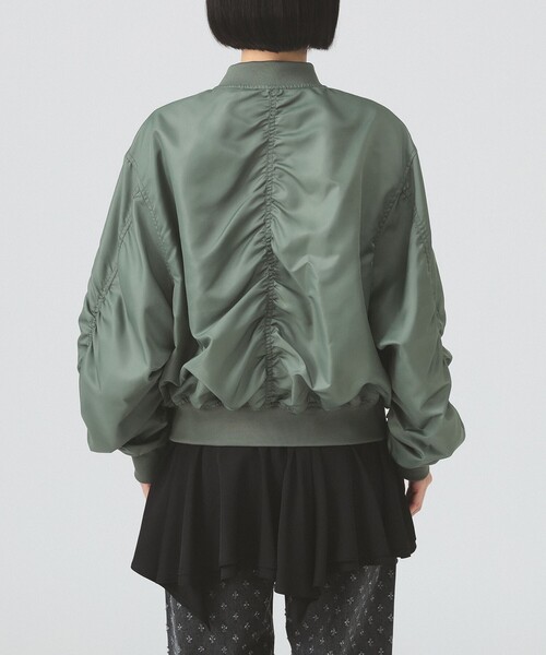 Ray BEAMS(レイビームス)の「ギャザー アーム MA-1(MA-1・レディース・オリーブ/ブラック/オフホワイト・1/0)」の18枚目の写真